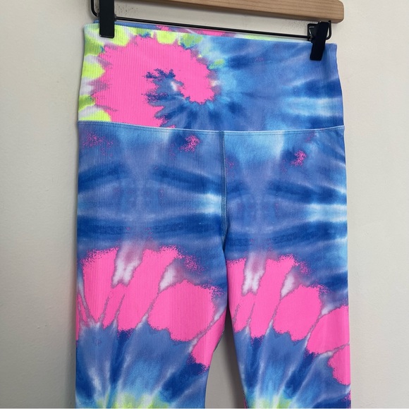 BEACH RIOT- Ayla Ribbed Blue Tie Dye Leggings - Picture 4 of 7